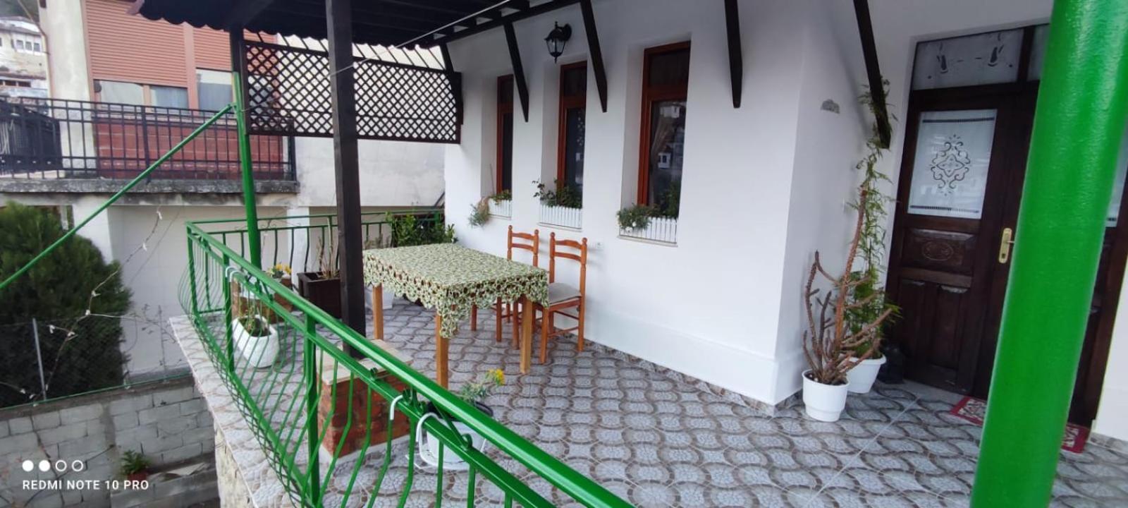 Guest House Baba Lluka Berat Bagian luar foto