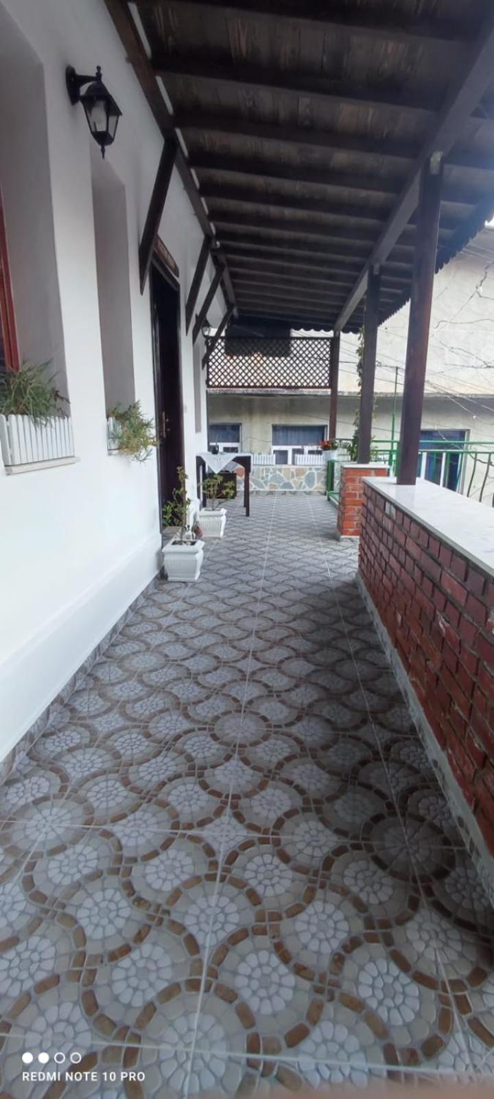 Guest House Baba Lluka Berat Bagian luar foto